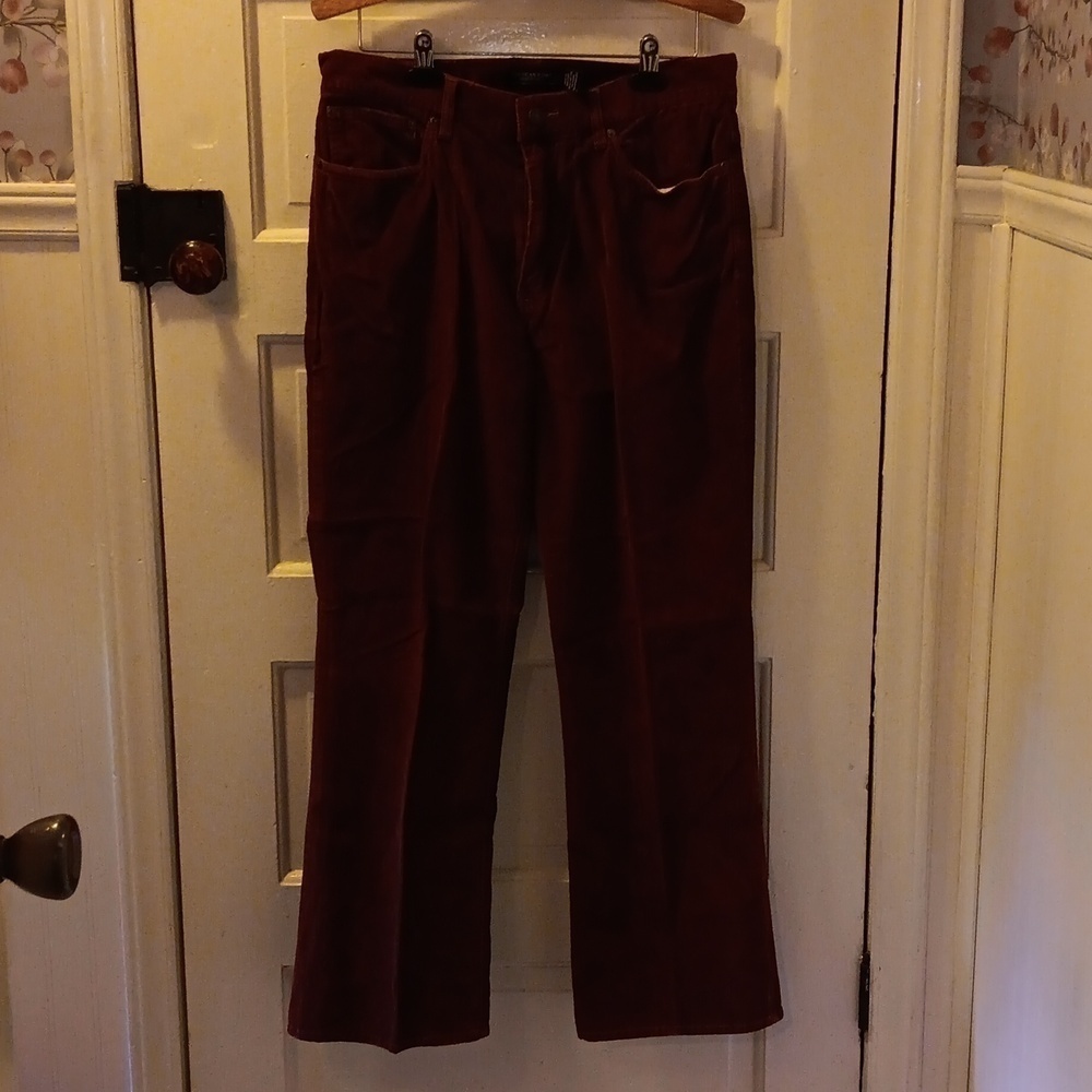 American Eagle Outfitters 32 x 30 burgundy corduroy jeans pants